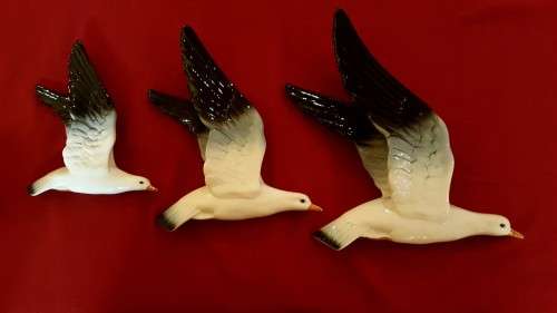 RARE AND BEAUTIFUL BESWICK SET OF 3 SEAGULLS IN FLIGHT - MADE IN ENGLAND