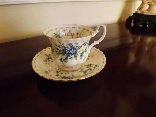 ROYAL ALBERT - FLOWER OF THE MONTH SERIES- JULY - TEA CUP DUO - FLOWER IS FORGET ME NOT