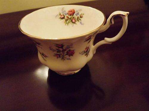 ROYAL ALBERT 'WINSOME' TEA CUP IN MONTROSE DESIGN -please read ....