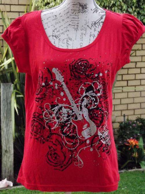 LADIES RED CAPPED SHORT SLEEVE T SHIRT WITH FUNKY GUITAR PRINT - BRAND NEW   .SIZE LARGE