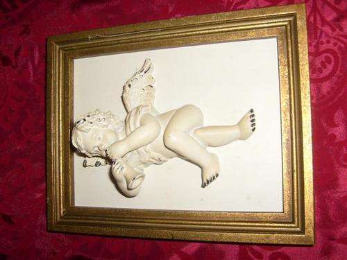 CRAZY R1.00 START !!! BEAUTIFUL GOLD  ANTIQUE  CHERUB HANGING FRAME PICTURE