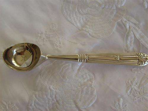 BEAUTIFUL SILVER PLATED ICE CREAM SCOOP IN KINGS DESIGN WITH ORIGINAL BOX