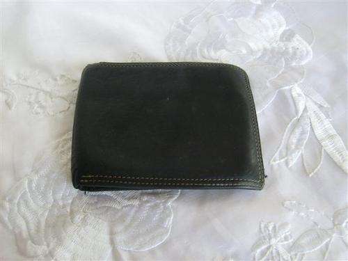 VINTAGE GENUINE MENS LEATHER WALLET IN BLACK COLOUR