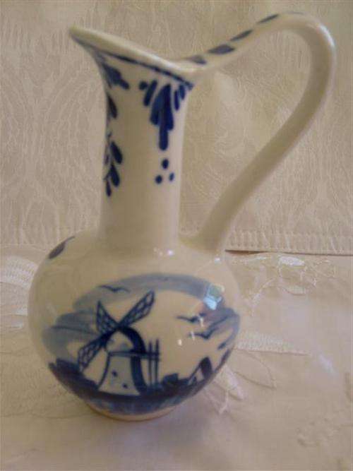 DELFT BLUE HAND PAINTED JUG - PERFECT CONDITION