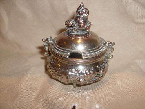ANTIQUE ORANTE SILVER PLATED MUSTARD POT WITH LID - OVER 65 YEARS OLD - BEAUTIFUL !