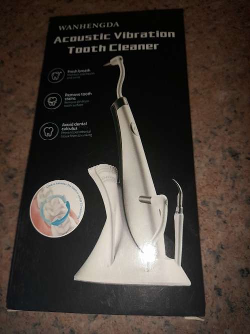 ACOUSTIC TEETH WHITENER AND POLISHER