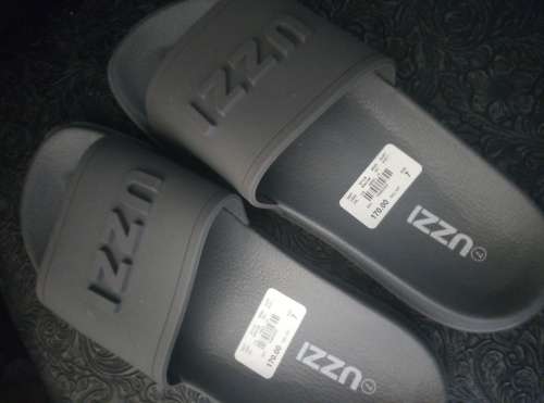 MENS GREY UZZI SIZE 7 SANDALS