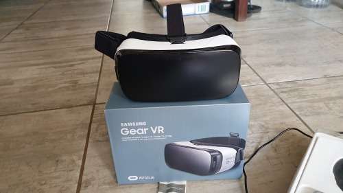 Samsung Galaxy S7 with Extras