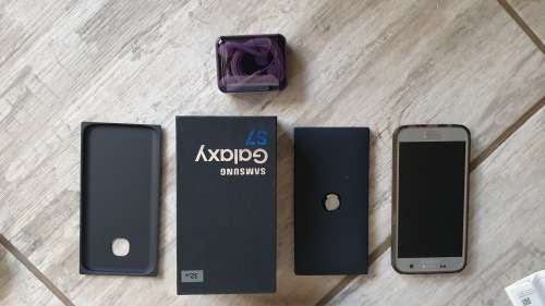 Samsung Galaxy S7 with Extras