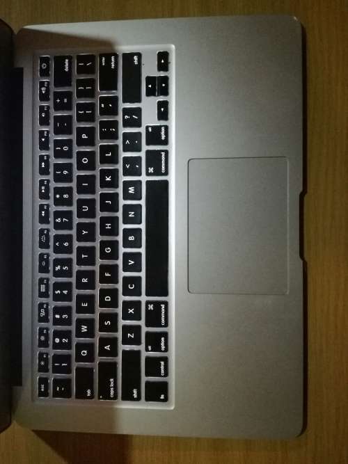 EARLY 2014*APPLE MACBOOK AIR6,2*INTEL CORE i5-4260U*HD 5000 GRAPHICS*BACKLIT KEYBOARD*128SSD