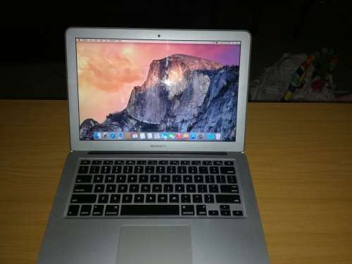 EARLY 2014*APPLE MACBOOK AIR6,2*INTEL CORE i5-4260U*HD 5000 GRAPHICS*BACKLIT KEYBOARD*128SSD
