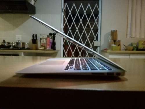EARLY 2014*APPLE MACBOOK AIR6,2*INTEL CORE i5-4260U*HD 5000 GRAPHICS*BACKLIT KEYBOARD*128SSD