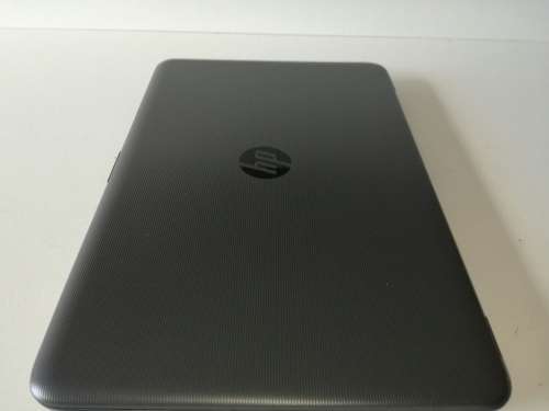 *9.9/10 Condition*IN WARRANTY*IMMACULATE*LATEST SKYLAKE 6TH GEN i5*HP 250 G5*DDR4*AMD RADEON R5*