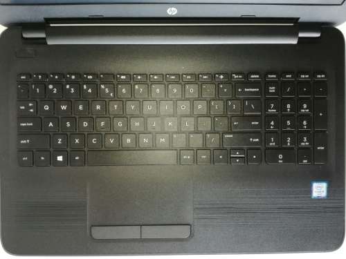 *9.9/10 Condition*IN WARRANTY*IMMACULATE*LATEST SKYLAKE 6TH GEN i5*HP 250 G5*DDR4*AMD RADEON R5*