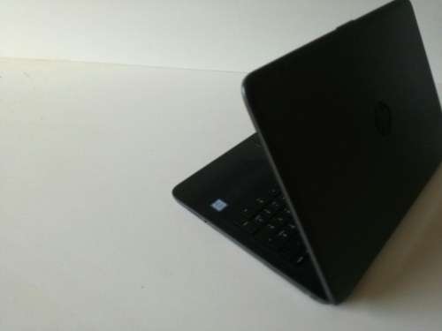 *9.9/10 Condition*IN WARRANTY*IMMACULATE*LATEST SKYLAKE 6TH GEN i5*HP 250 G5*DDR4*AMD RADEON R5*