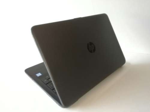 *9.9/10 Condition*IN WARRANTY*IMMACULATE*LATEST SKYLAKE 6TH GEN i5*HP 250 G5*DDR4*AMD RADEON R5*