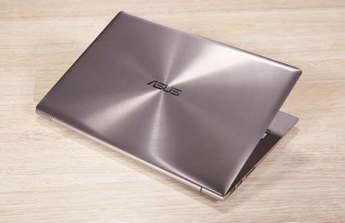 *ZENBOOK*BRAND NEW CONDITION*7th Generation*ASUS Zenbook UX330ua i5-7500*256GB SSD*4GB LPDDR3*