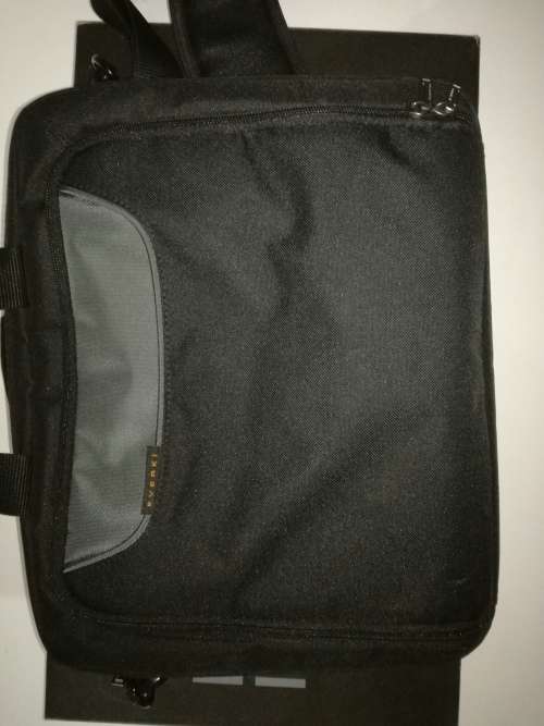 *ZENBOOK*BRAND NEW CONDITION*7th Generation*ASUS Zenbook UX330ua i5-7500*256GB SSD*4GB LPDDR3*