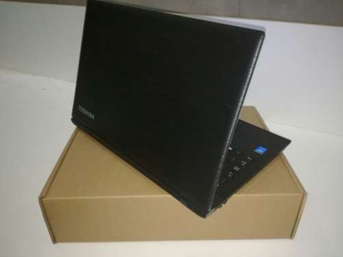 *IMMACULATE*9.5/10 CONDITION*TOSHIBA BLACK C50-1871*5TH GEN*i5-5200u*1000gb HDD*nVIDIA GRAPHICS*