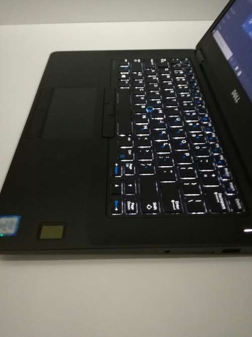 **Beautiful and Fast**DELL LATITUDE E5470*i5vPRO-6300U*BACKLIT*WARRANTY2020*HD*8gb DDR4*256GB SSD*