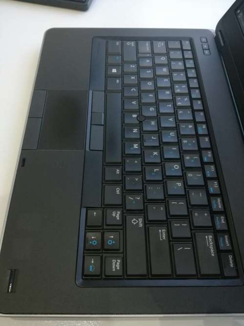 *DELL LATITUDE E6440*i5-4310m*4th GEN i5*Radeon HD8600M*HD+1600X900*500GB HDD*4GBRAM*BACKLITKEYBOARD