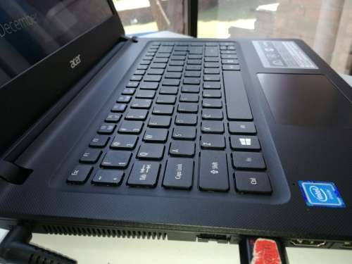 ***AS NEW***ACER ASPIRE ES14*LATEST 6TH GEN CELERON*N3350*1000GB HDD*4GB RAM*HD DISPLAY*