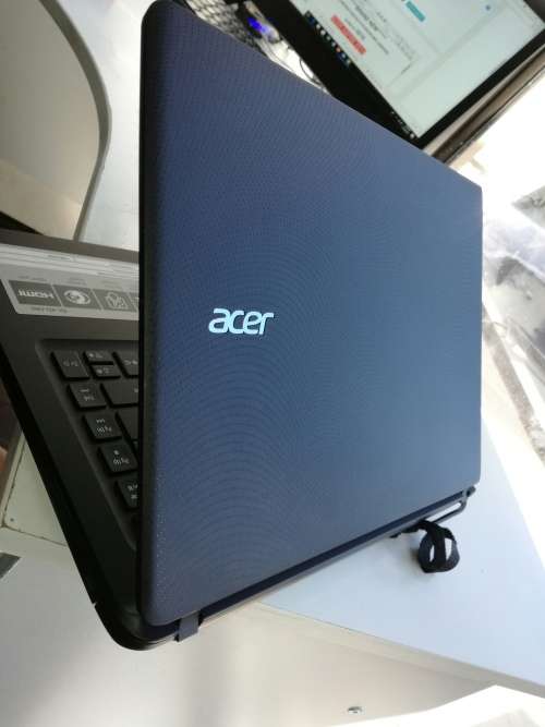 ***AS NEW***ACER ASPIRE ES14*LATEST 6TH GEN CELERON*N3350*1000GB HDD*4GB RAM*HD DISPLAY*