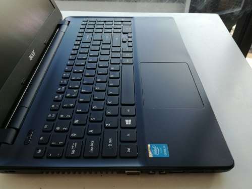 *Beautiful ACER TRAVELMATE TMP256*i5-4010U*4GB RAM*500GB HARD DRIVE*HD DISPLAY*DVD WRITER*