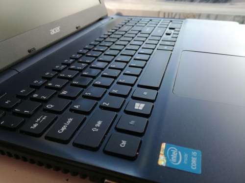 *Beautiful ACER TRAVELMATE TMP256*i5-4010U*4GB RAM*500GB HARD DRIVE*HD DISPLAY*DVD WRITER*