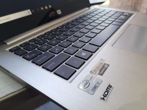 ***INCREDIBLE ULTRABOOK***TOUCHSCREEN***ASUS ZENBOOK i7*IPS FULL HD*256GB SSD*BACKLIT*8GB RAM*