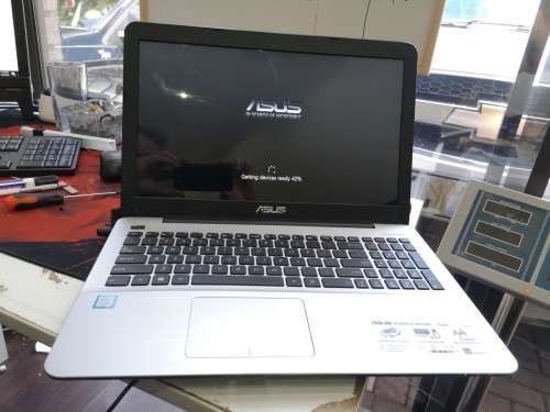 ***THE F SERIES***ASUS F555U*i7-6500u*1000GB*HD DISPLAY*6GB DDR4*SONICMASTER*6TH GEN i7