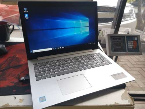 *BEAUTIFUL 8th Gen i3*LENOVO 330*i3-8130U*4GB RAM*1000GB**HD**8th gen i3**WARRANTY 2019**