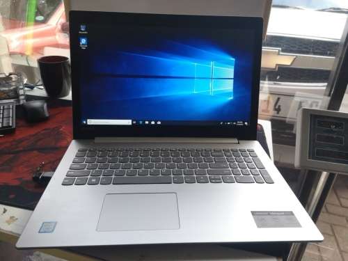 *BEAUTIFUL 8th Gen i3*LENOVO 330*i3-8130U*4GB RAM*1000GB**HD**8th gen i3**WARRANTY 2019**