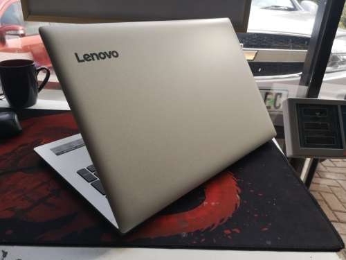 *BEAUTIFUL 8th Gen i3*LENOVO 330*i3-8130U*4GB RAM*1000GB**HD**8th gen i3**WARRANTY 2019**