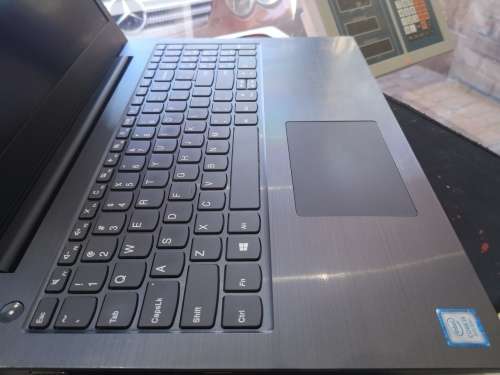 *BEAUTIFUL 8th Gen i5*LENOVO V330*i5-8250U*8GB RAM*500GB**FULL HD**8th gen i5**WARRANTY**