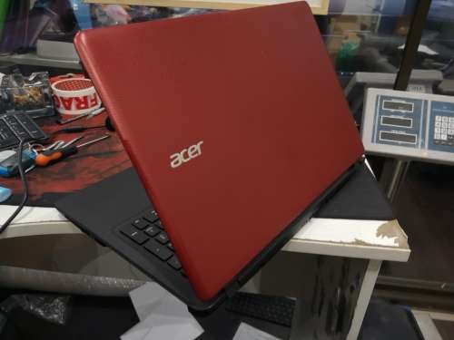 What a Beauty!!***ACER EX2540*LATEST 7TH GEN i5*1000GB HDD*4GB DDR4 RAM*HD DISPLAY*