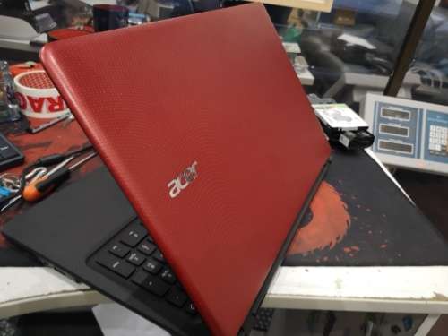 What a Beauty!!***ACER EX2540*LATEST 7TH GEN i5*1000GB HDD*4GB DDR4 RAM*HD DISPLAY*