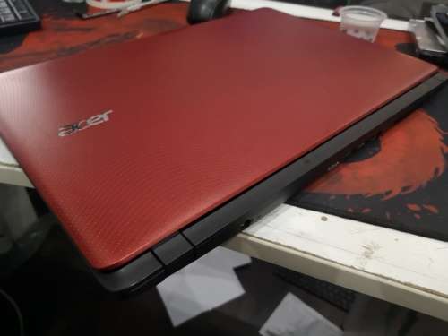 What a Beauty!!***ACER EX2540*LATEST 7TH GEN i5*1000GB HDD*4GB DDR4 RAM*HD DISPLAY*