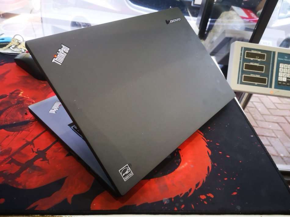 *AMAZING TOUCHSCREEN ULTRABOOK*LENOVO THINKPAD T450*i5-5300U*8GB RAM*240GB SSD*3G*HD+*