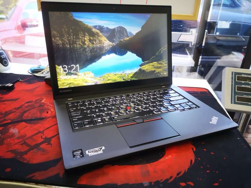 *AMAZING TOUCHSCREEN ULTRABOOK*LENOVO THINKPAD T450*i5-5300U*8GB RAM*240GB SSD*3G*HD+*