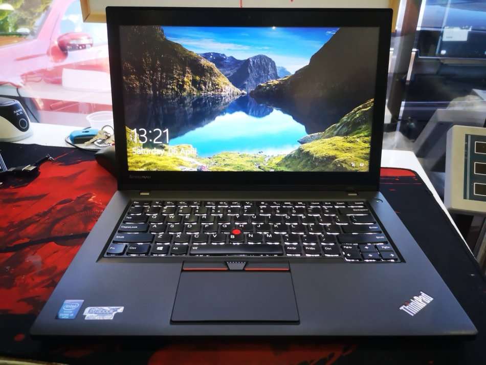 *AMAZING TOUCHSCREEN ULTRABOOK*LENOVO THINKPAD T450*i5-5300U*8GB RAM*240GB SSD*3G*HD+*