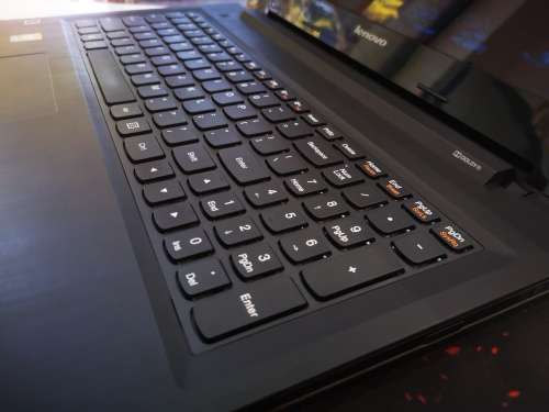 MINT!*SLIM DESIGN*LENOVO G50*I3-4030U*MASSIVE 1000GB HDD*6GB RAM*HD DISPLAY*DVD WRITER*