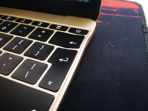 **ROSE GOLD**2015 MACBOOK RETINA*CORE M5Y31*8GB RAM*RETINA DISPLAY*256GB SSD*301 CYCLES*