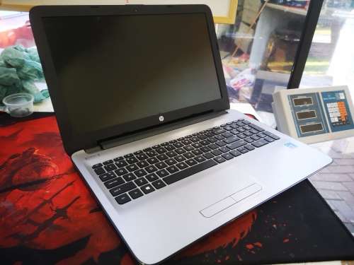 *Excellent Condition*HP 15*6TH GEN*N3060*4GB DDR4*500GB HDD*