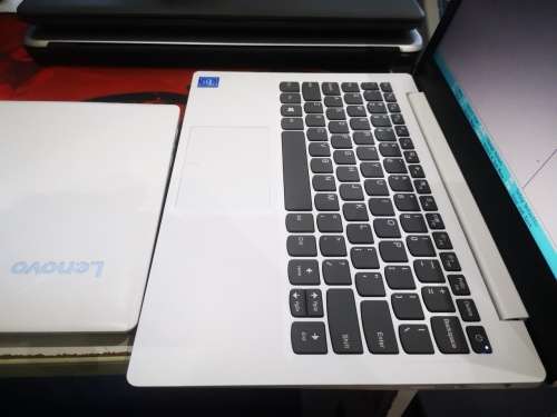 STUNNING!***AS NEW 7TH GEN***LENOVO IDEAPAD 120*7TH GEN N3350*2GB RAM*32GB INAND HDD*WARRANTY2019*