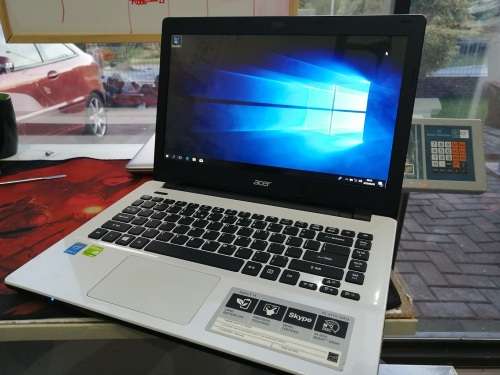 Little Monster!*ACER E5*i5-5200u*8GB RAM*1000GB HDD*NVIDIA 820*