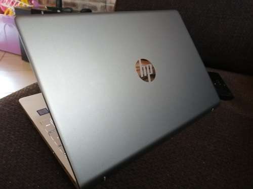 STUNNING! as new!*Monstrous 8th Gen*HP PAVILION 15*i5-8250u*QUAD CORE*2000GB HDD*8GB DDR4*UHD 620*