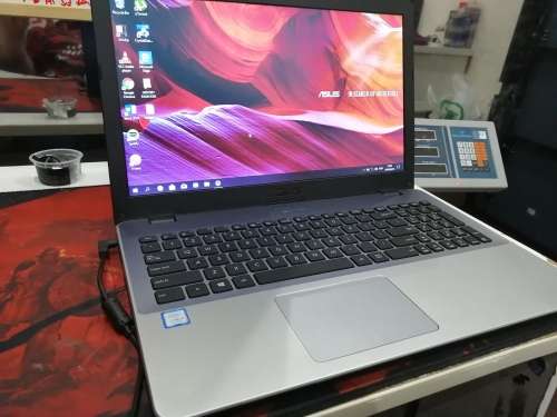****BEAUTIFUL 8TH GEN****ASUS F542U*i5-8250u*HD*LATEST 8TH GEN i5*1000GB*4GB RAM*QUAD CORE*