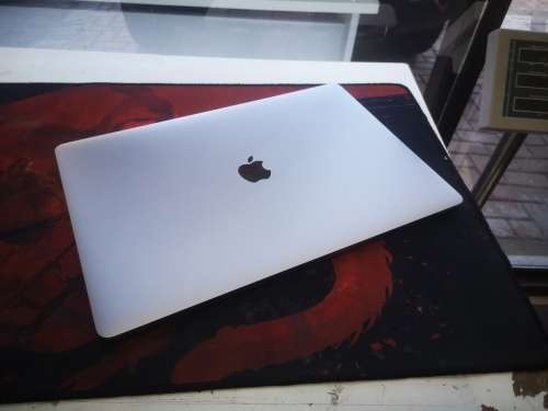 1ST BID!*MACBOOK PRO 15"TOUCHBAR*2017*i7-7700HQ*16GB RAM*512GB SSD*RADEON PRO*