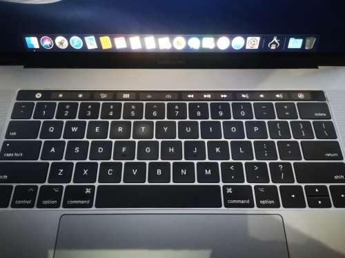 1ST BID!*MACBOOK PRO 15"TOUCHBAR*2017*i7-7700HQ*16GB RAM*512GB SSD*RADEON PRO*